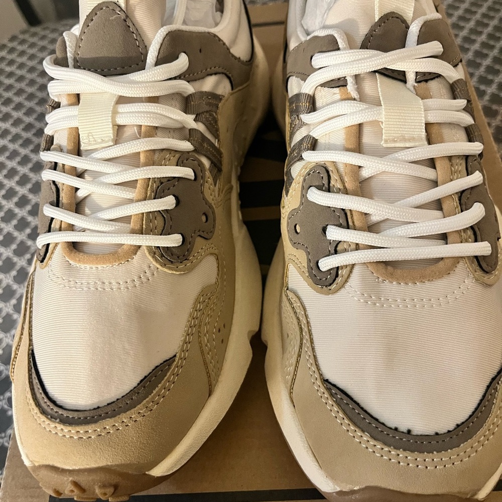 MIA Women's Sneakers